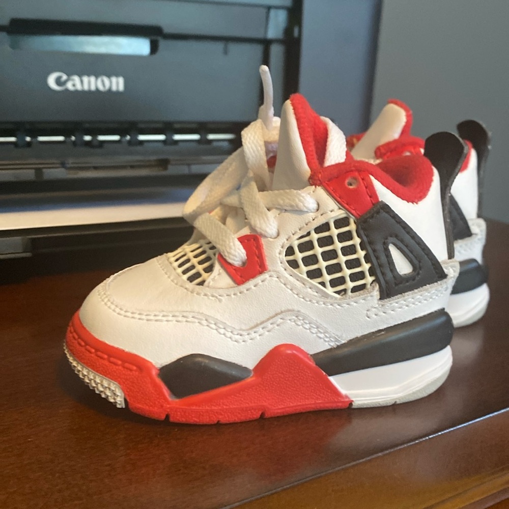 Nike Jordan Retro Fire Red